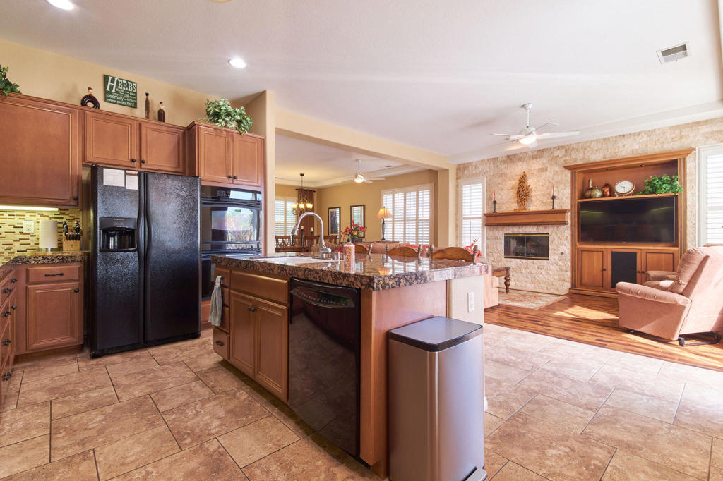 43424 Bordeaux Drive Property Photo 17