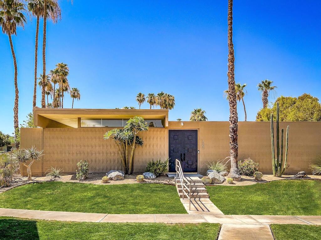 1202 Sandpiper Street Property Photo 1