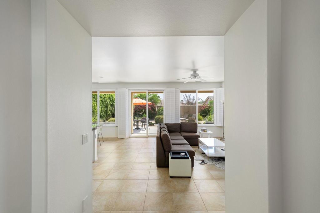 60224 Honeysuckle Street Property Photo 6