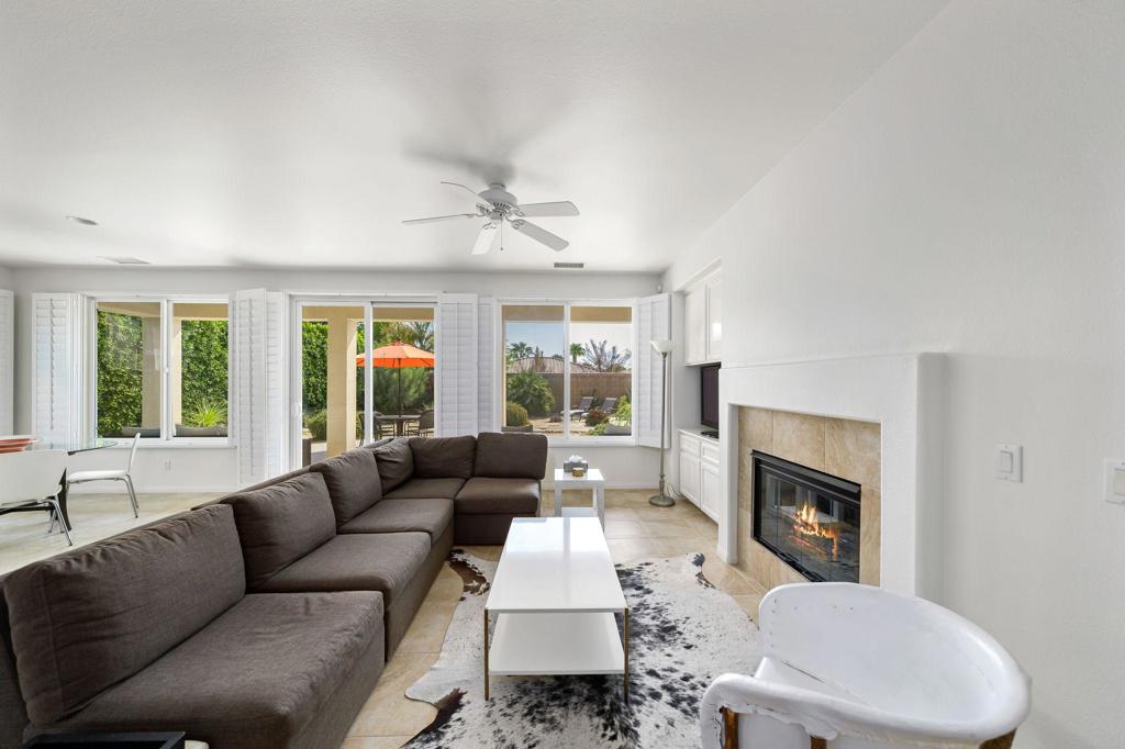 60224 Honeysuckle Street Property Photo 8