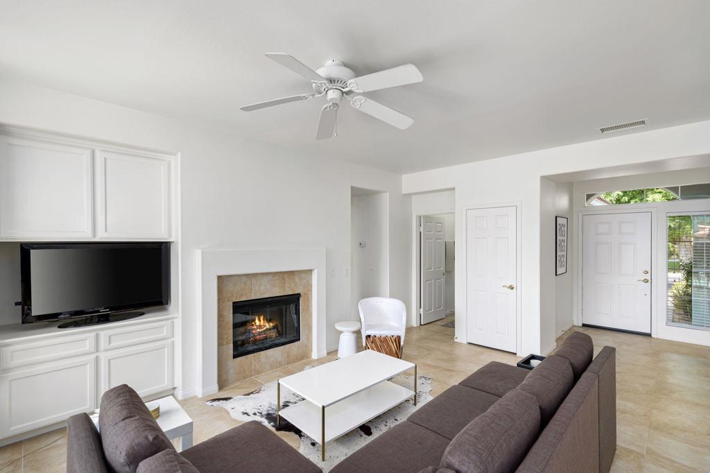 60224 Honeysuckle Street Property Photo 10