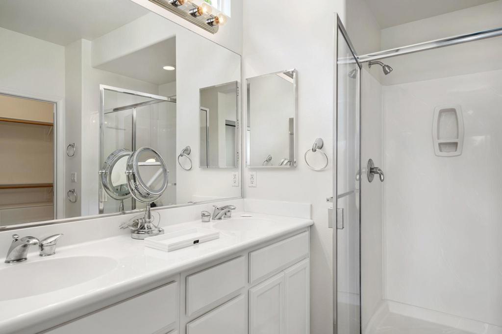 60224 Honeysuckle Street Property Photo 25