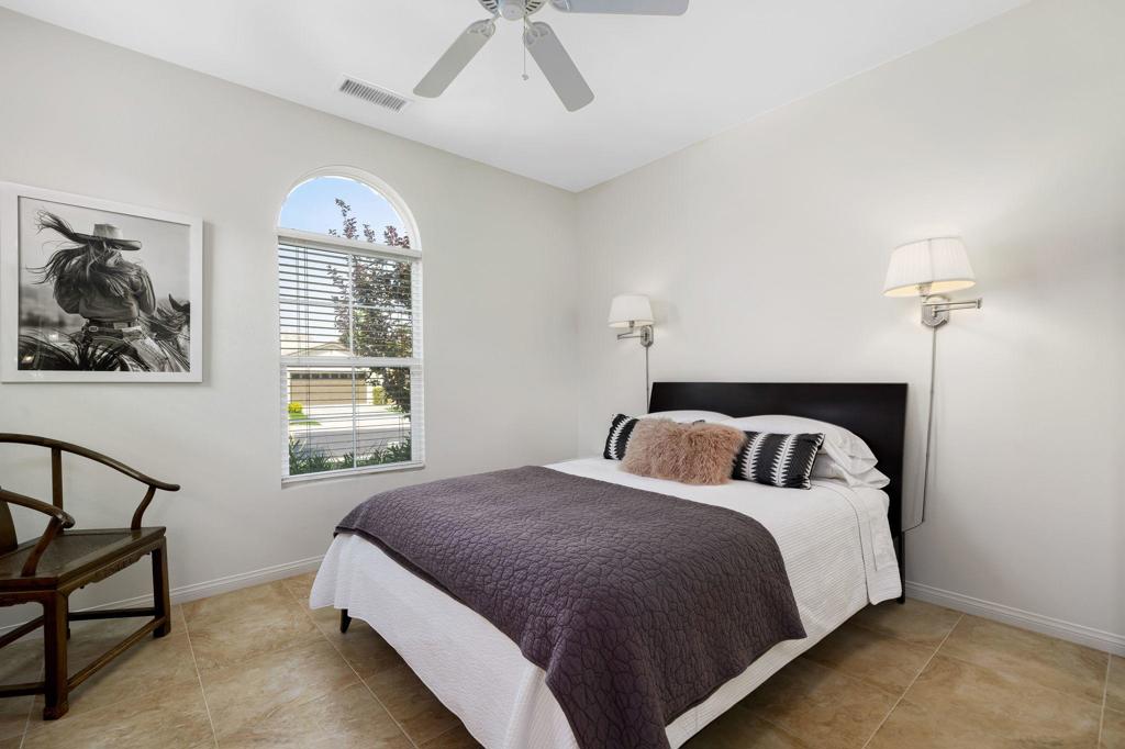 60224 Honeysuckle Street Property Photo 27