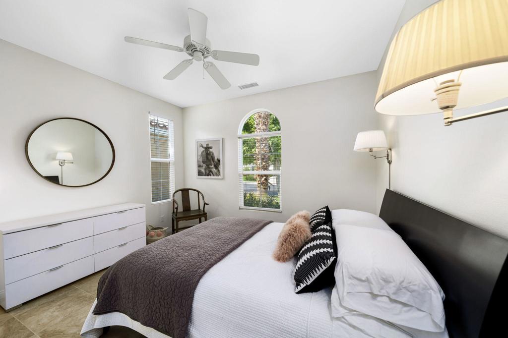 60224 Honeysuckle Street Property Photo 28