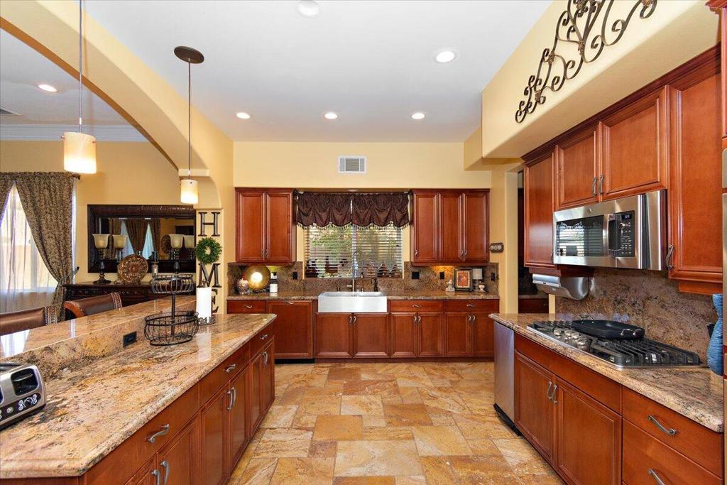 39588 Picasso Court Property Photo 10