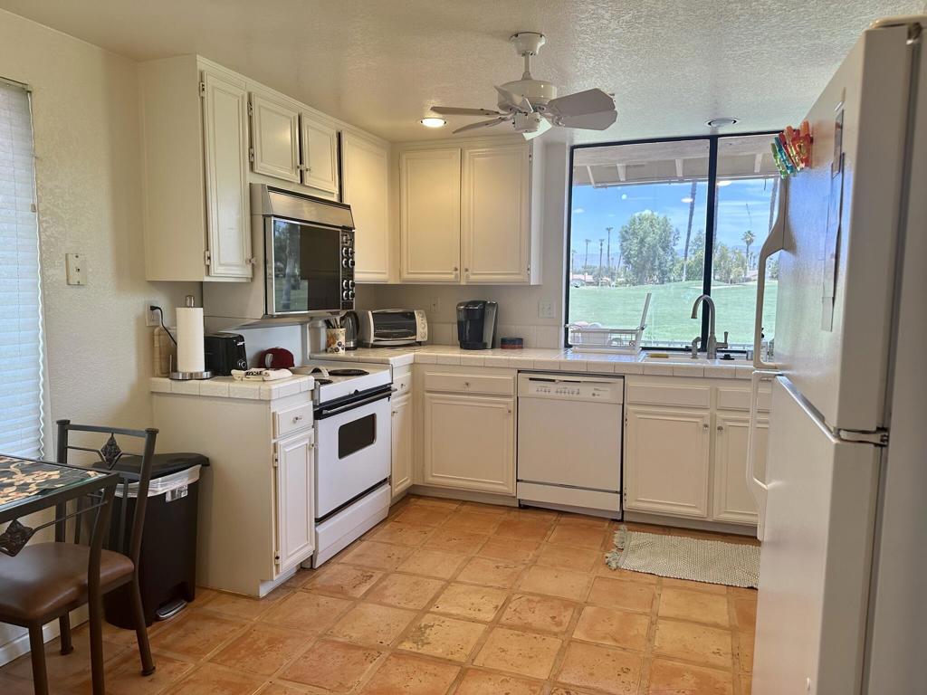 352 S Sierra Madre Property Photo 7