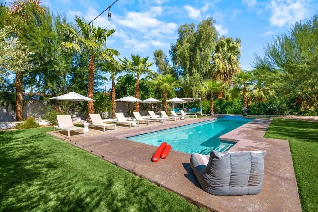 72382 Desert Drive Property Photo 11