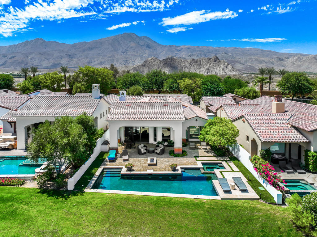 58400 Aracena Property Photo