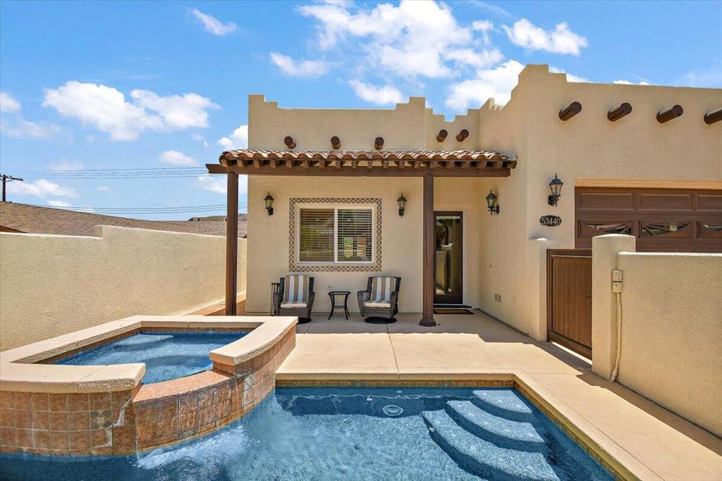 53440 Avenida Villa Property Photo 3