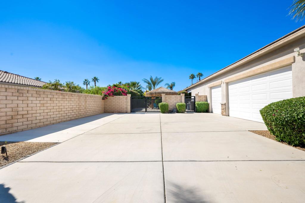 49143 Gila River Street Property Photo 16