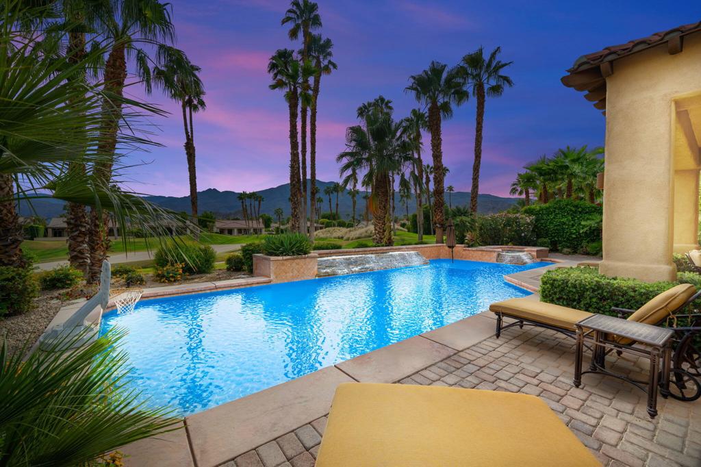 80885 Bellerive Property Photo 1