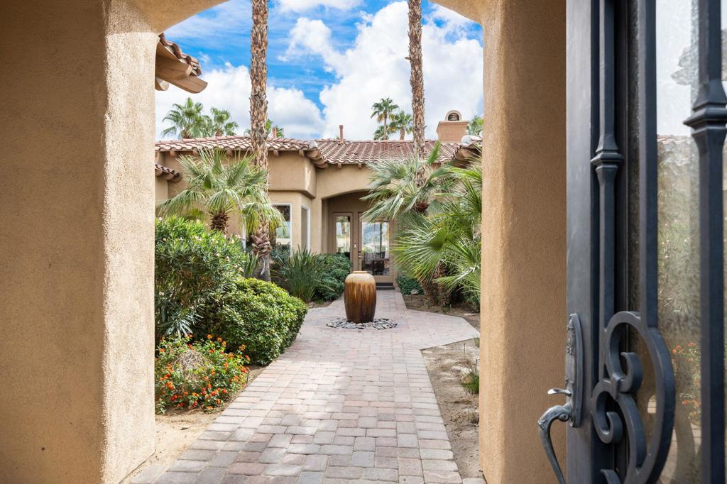 80885 Bellerive Property Photo 6