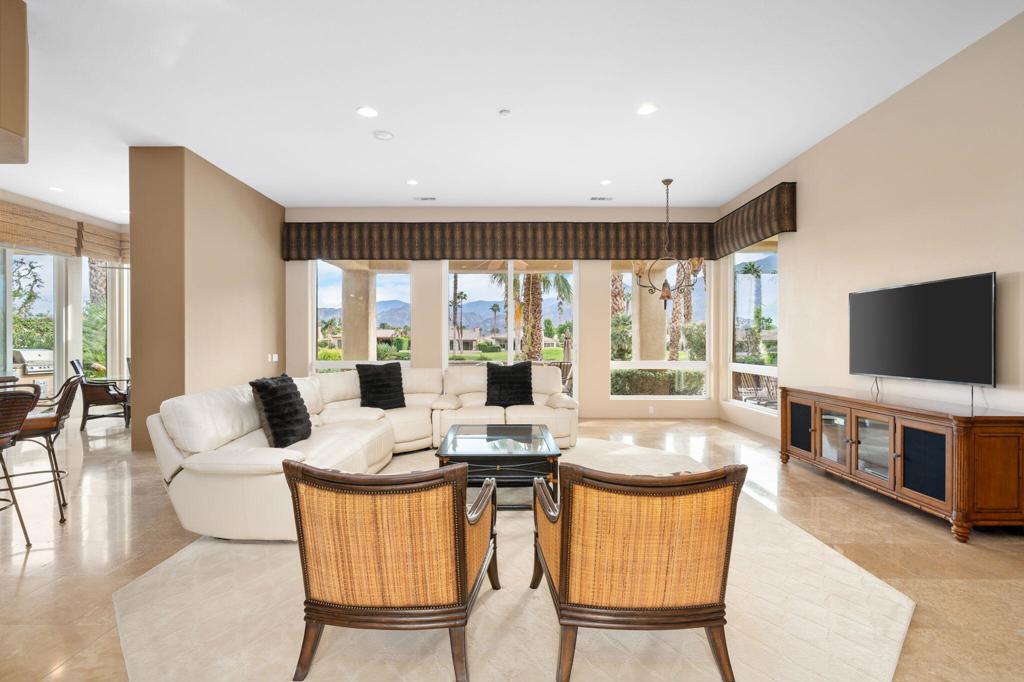 80885 Bellerive Property Photo 10
