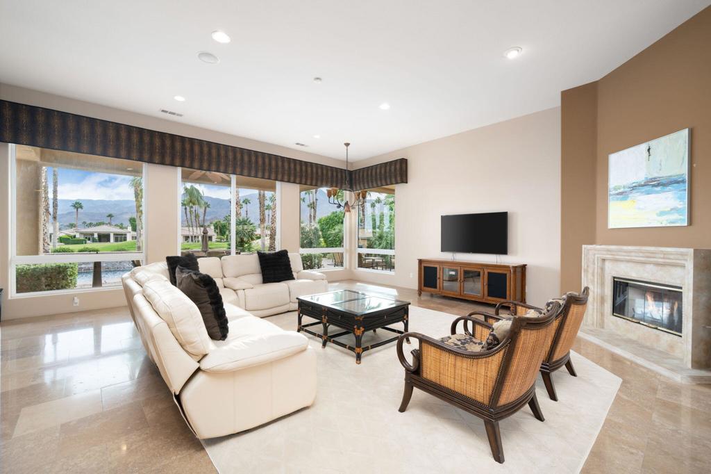 80885 Bellerive Property Photo 11