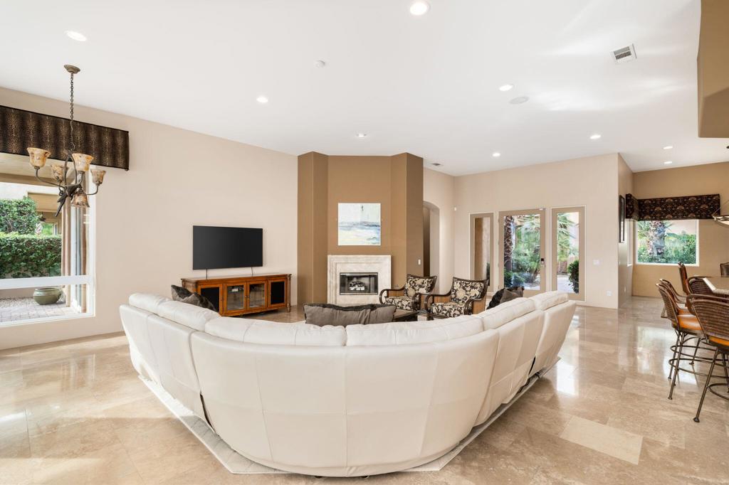 80885 Bellerive Property Photo 12