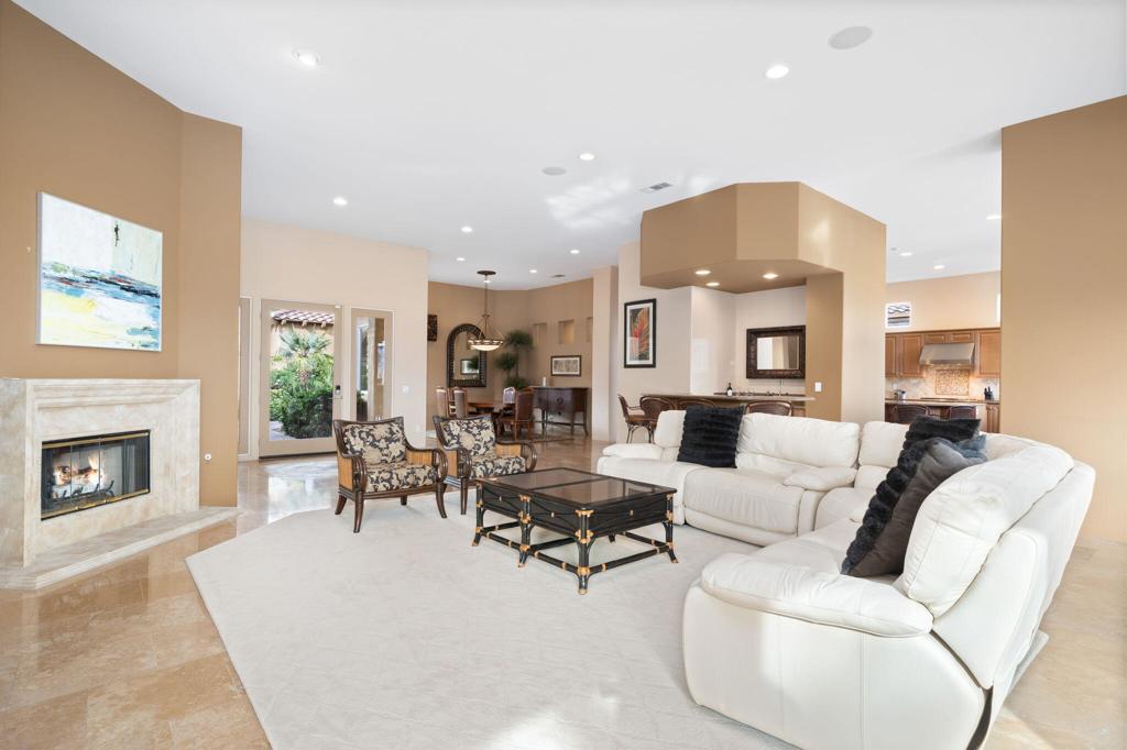 80885 Bellerive Property Photo 13