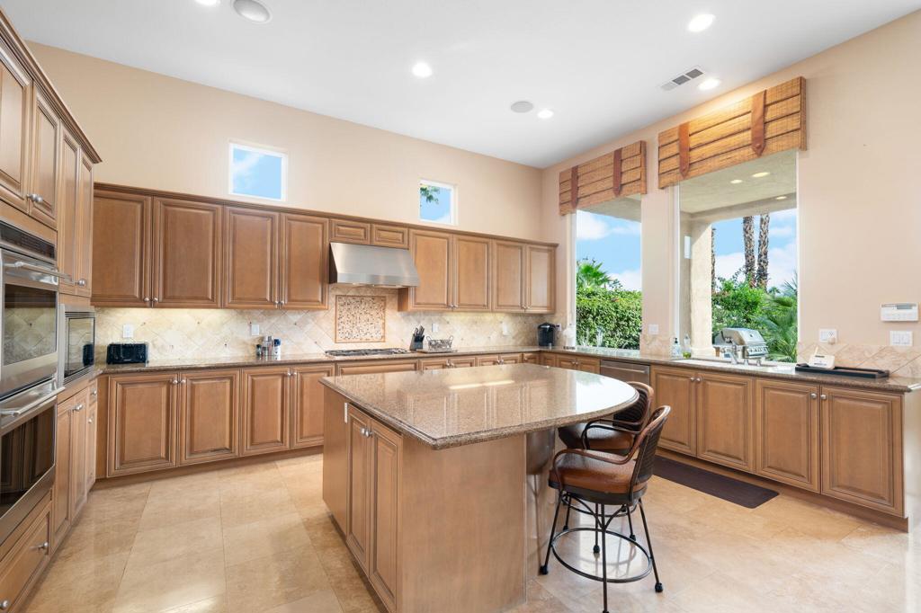 80885 Bellerive Property Photo 17