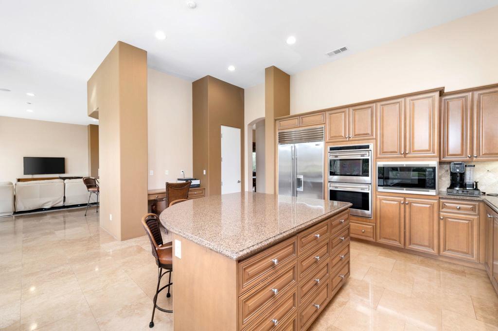 80885 Bellerive Property Photo 19