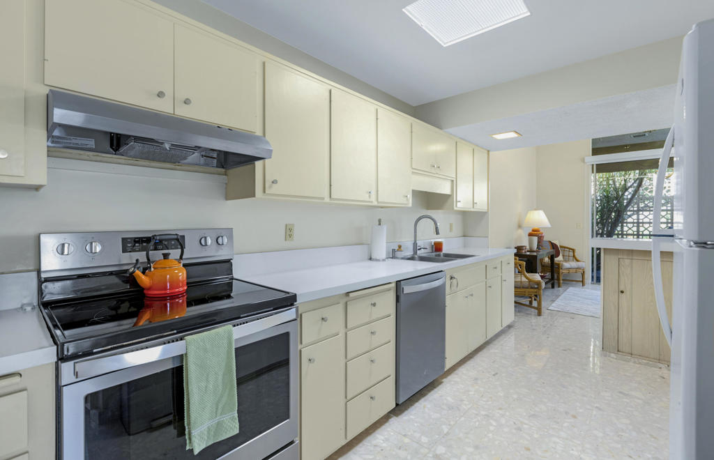 1211 Sandpiper Street Property Photo 16