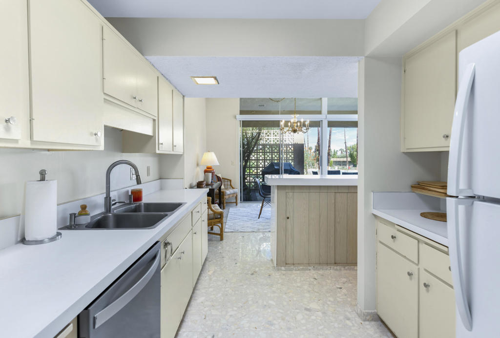 1211 Sandpiper Street Property Photo 17