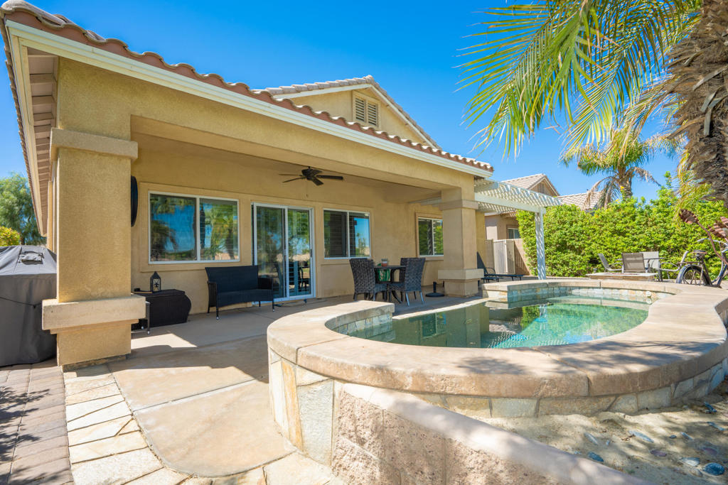 80336 Green Hills Drive Property Photo 1