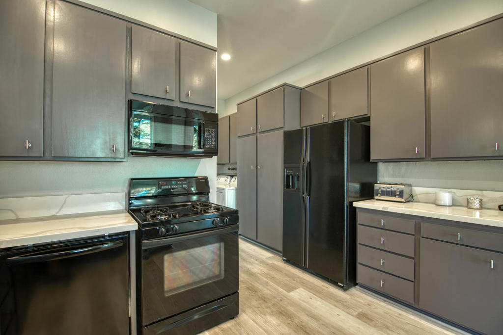 47430 Rabat Drive Property Photo 10
