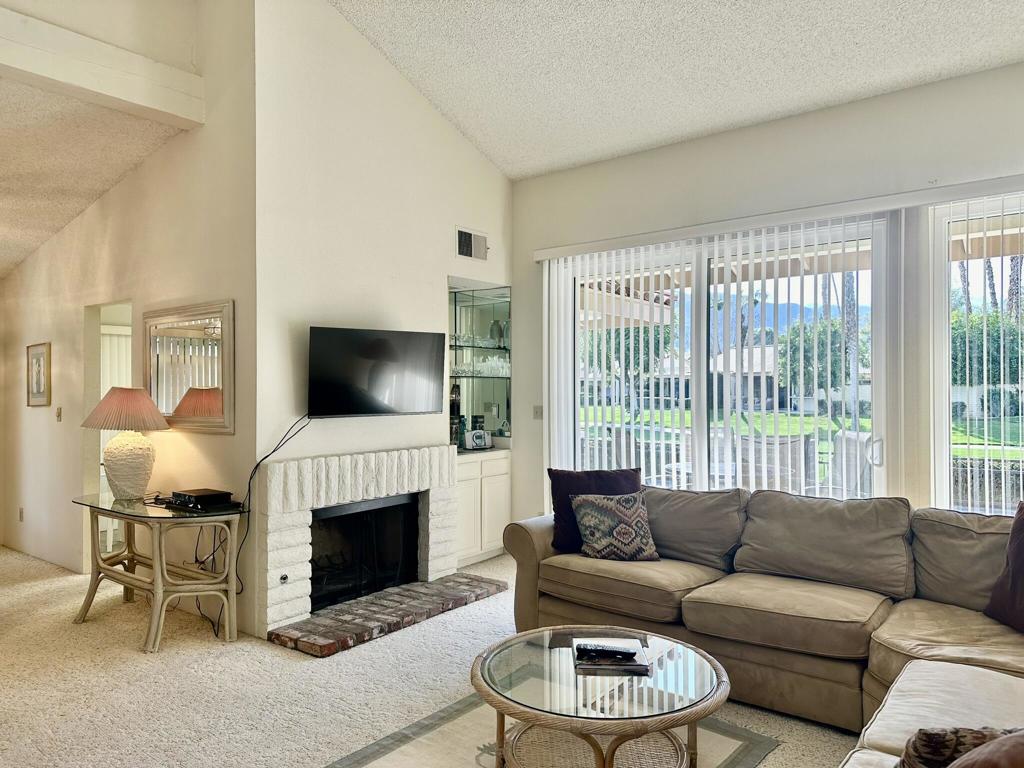 207 Serena Drive Property Photo 4