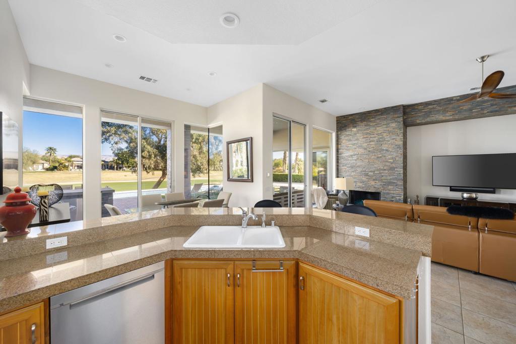 253 Loch Lomond Road Property Photo 10