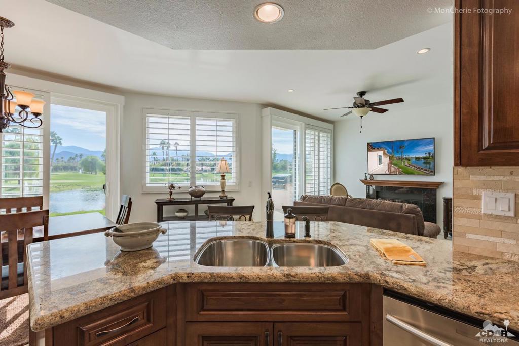 38061 Crocus Lane Property Photo 4