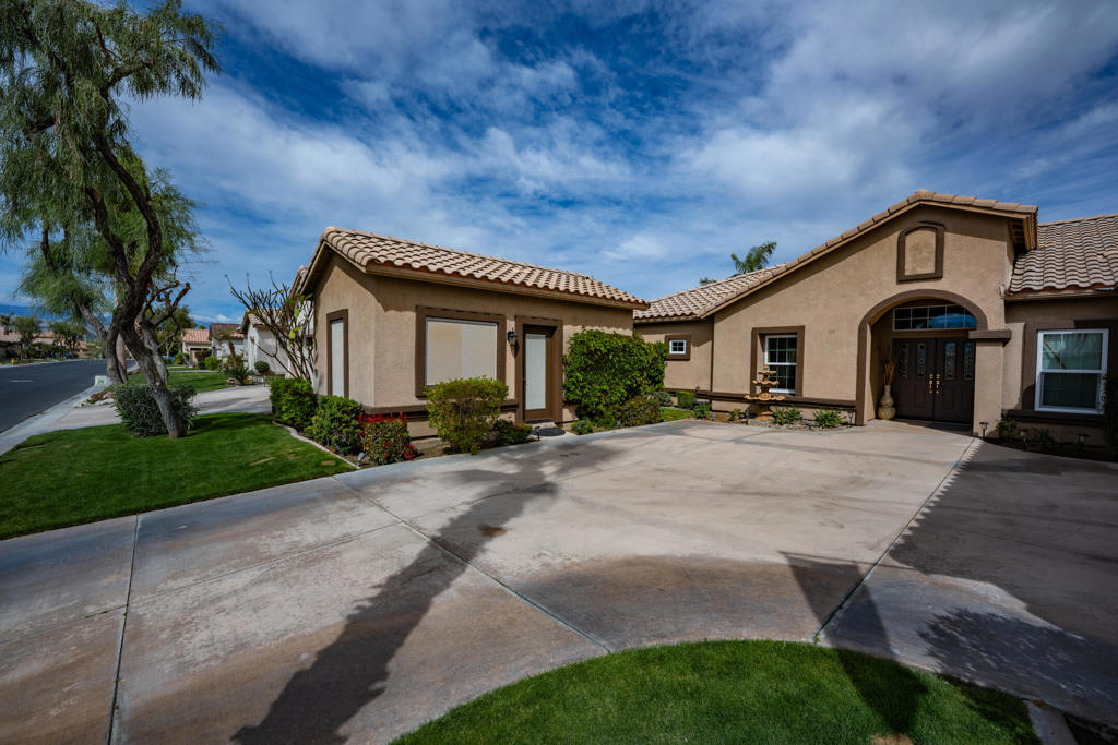 80290 Pebble Beach Drive Property Photo 4