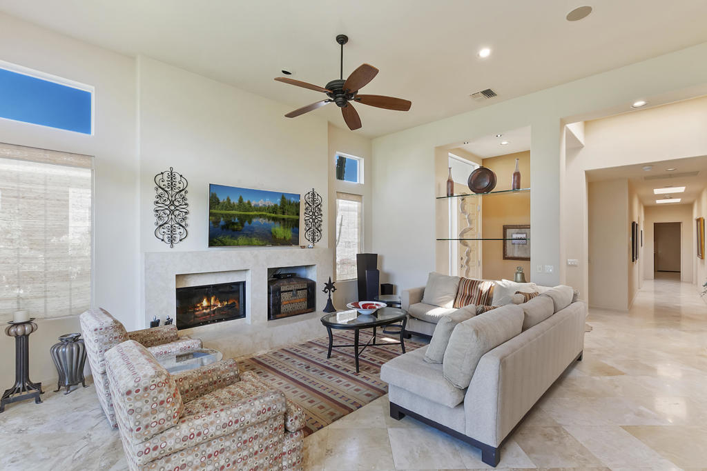 359 Desert Holly Drive Property Photo 1