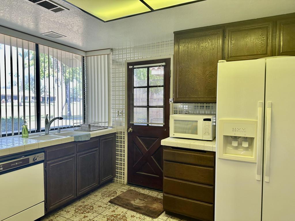 316 S Sierra Madre Property Photo 7
