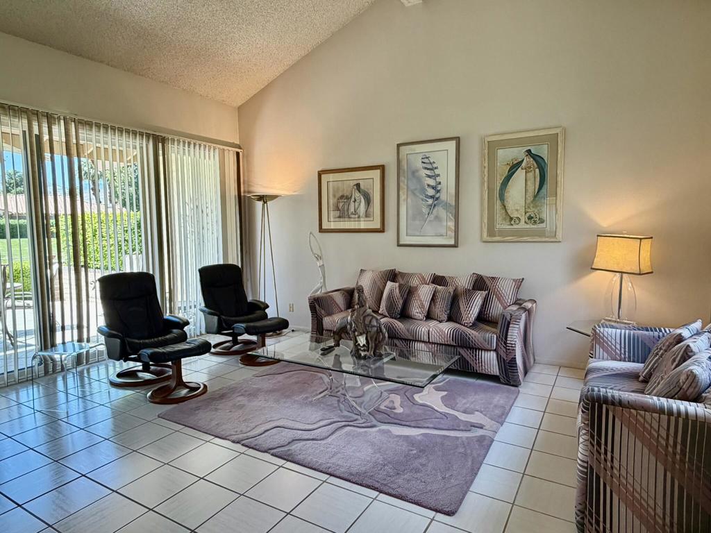 173 Gran Via Property Photo 5
