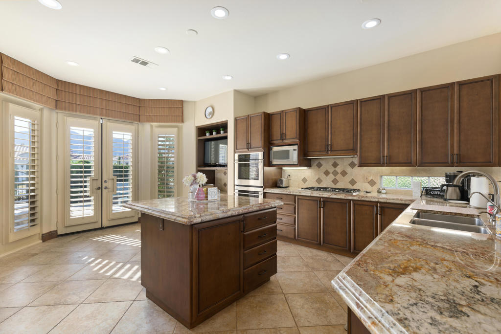 50640 Spyglass Hill Drive Property Photo 15