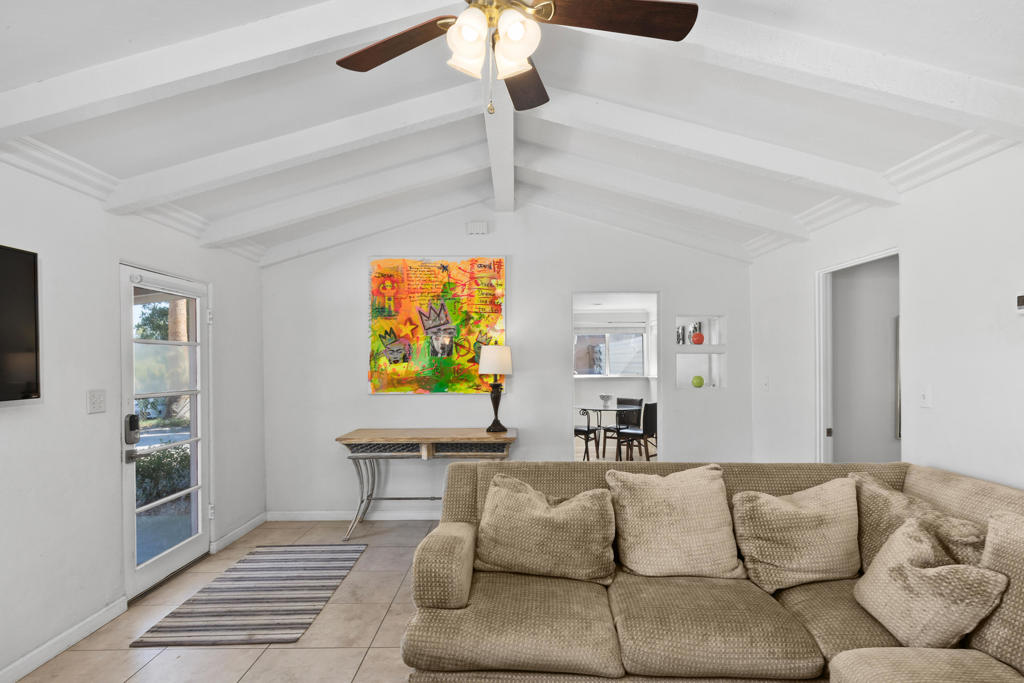 527 N Paseo De Anza Property Photo 5