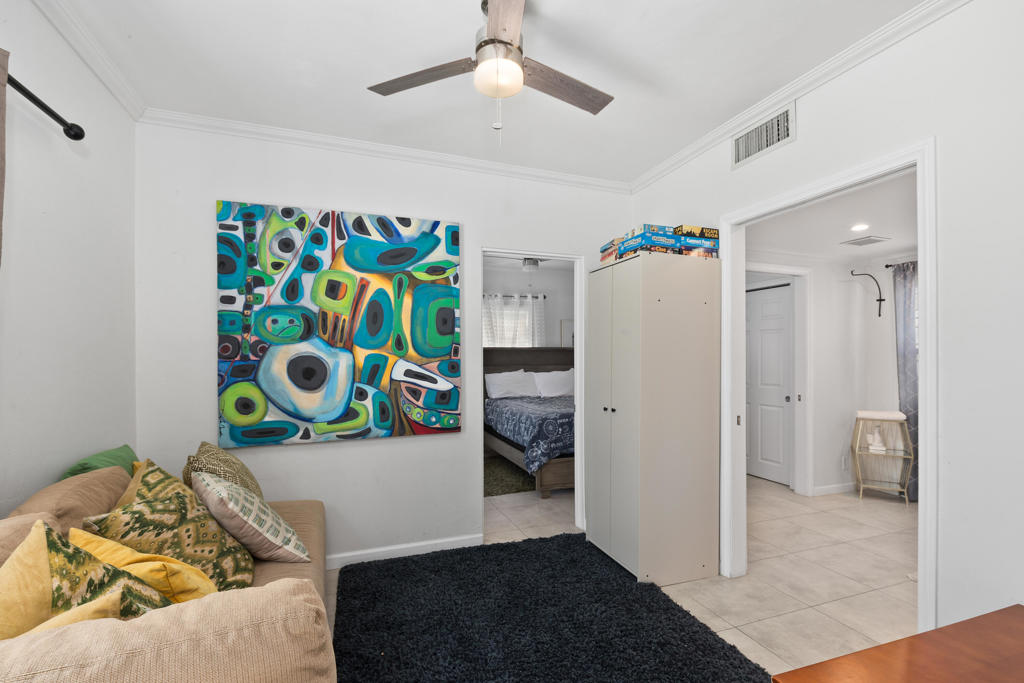 527 N Paseo De Anza Property Photo 11