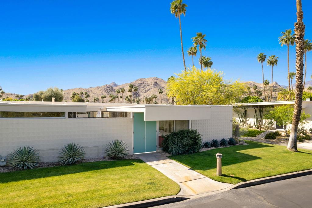 157 Desert Lakes Drive Property Photo 3