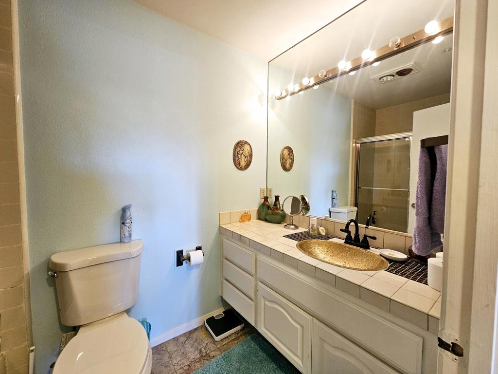 500 E Amado Road 116 Property Photo 9