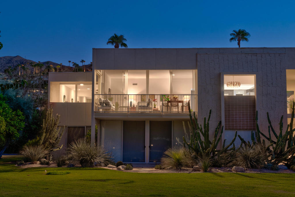 447 Desert Lakes Drive Property Photo 1