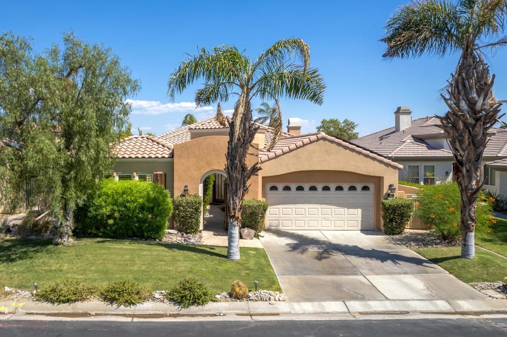 32 Via Bella Property Photo 2
