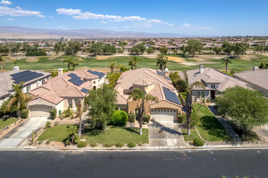 32 Via Bella Property Photo 4