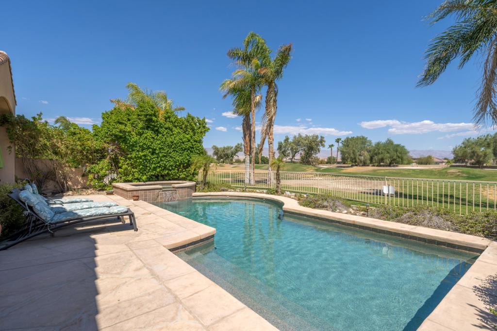 32 Via Bella Property Photo 7