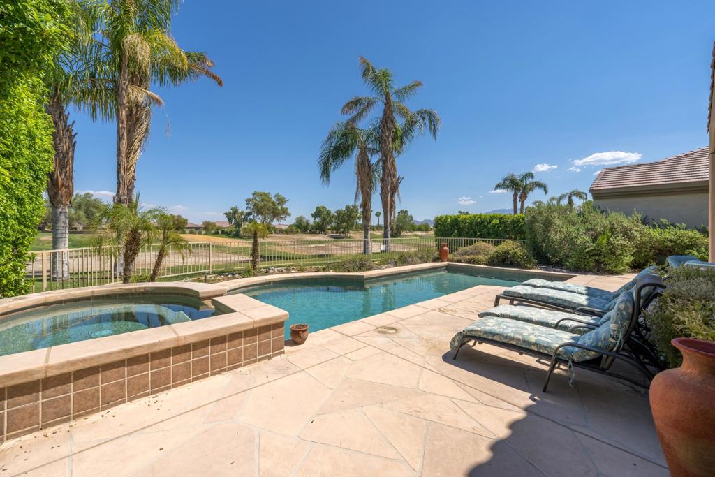 32 Via Bella Property Photo 9