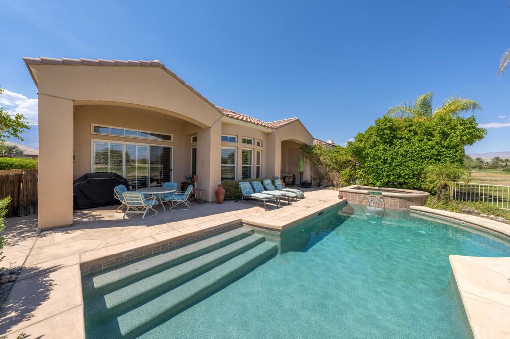 32 Via Bella Property Photo 11