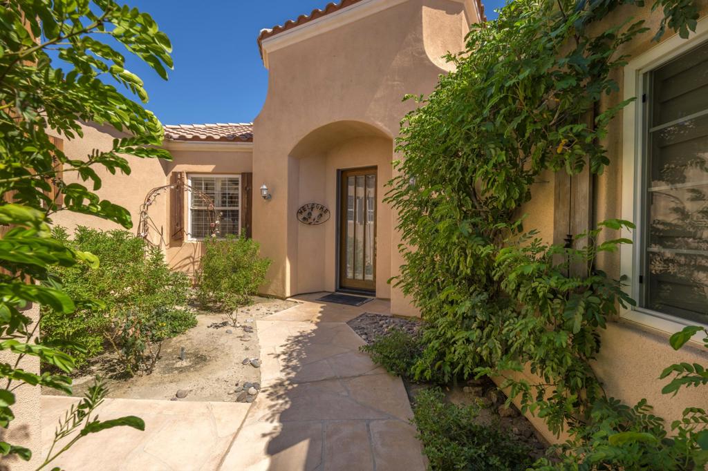 32 Via Bella Property Photo 12