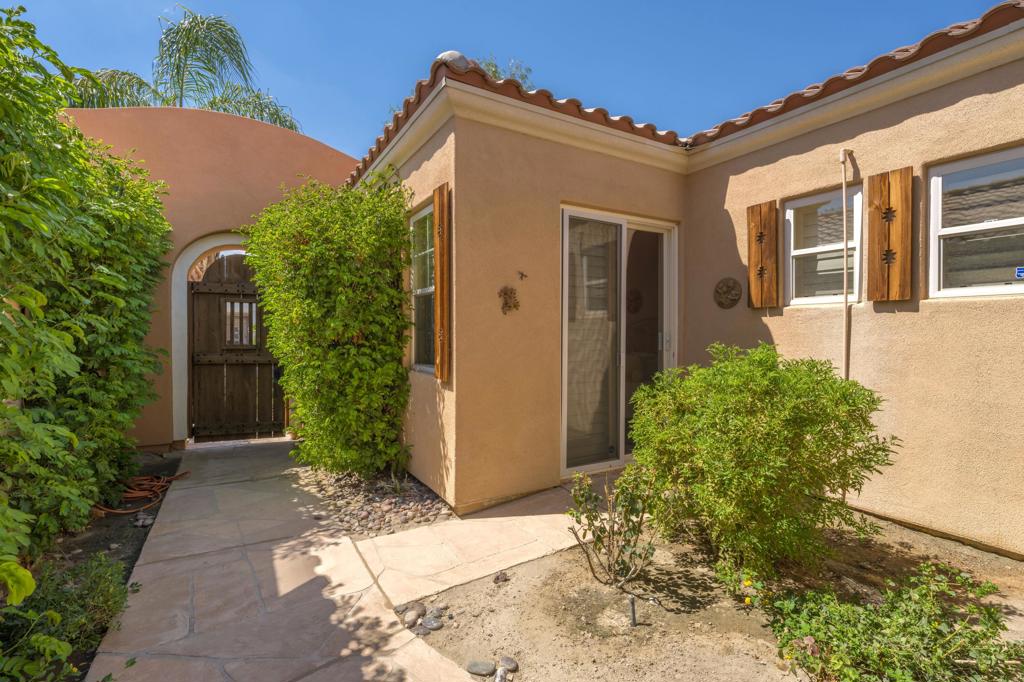 32 Via Bella Property Photo 13