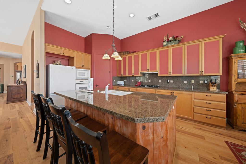 32 Via Bella Property Photo 21