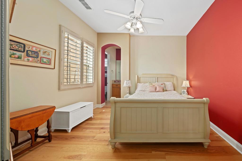 32 Via Bella Property Photo 34