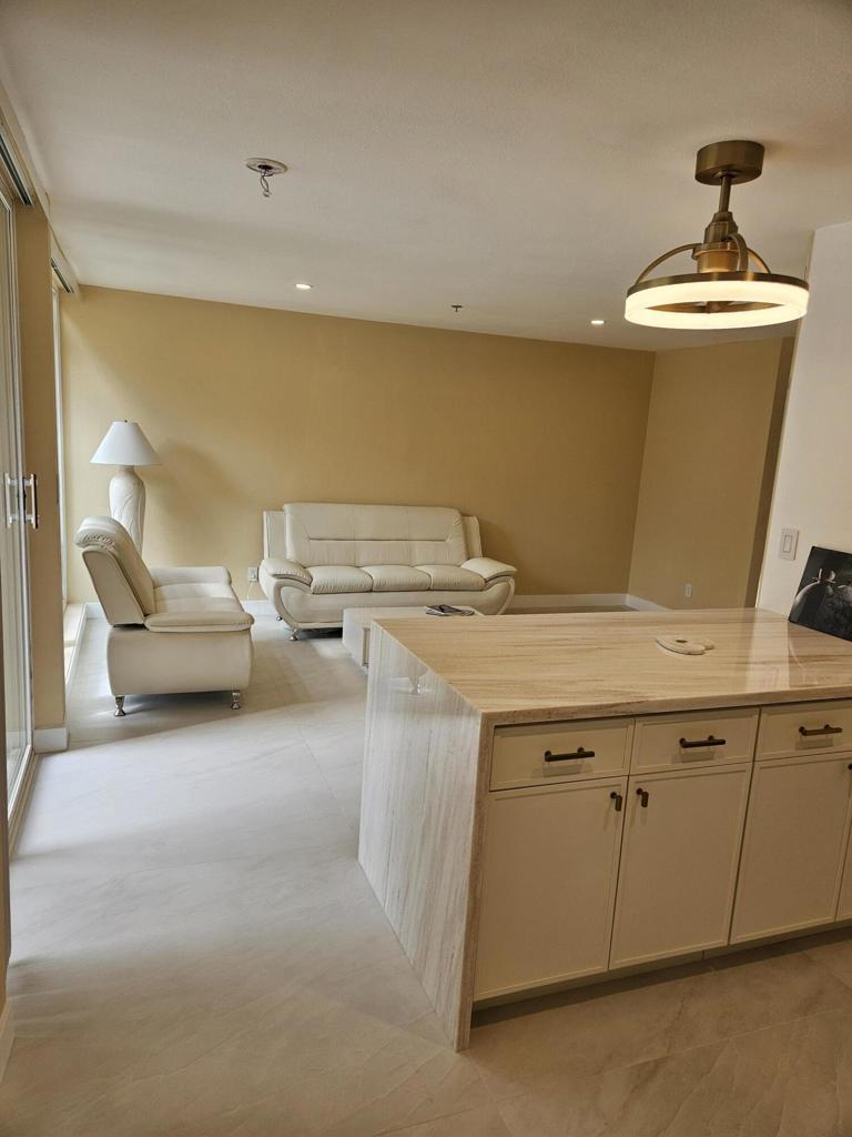 1555 N Chaparral Road Property Photo 4