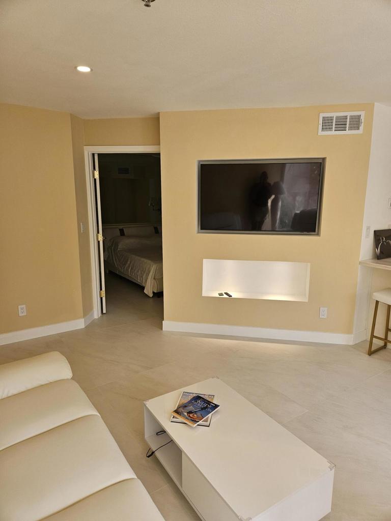 1555 N Chaparral Road Property Photo 7